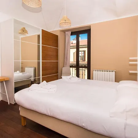 Colorful Statuto Square Design Apart *