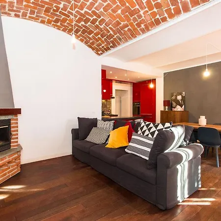 Colorful Statuto Square Design Apart